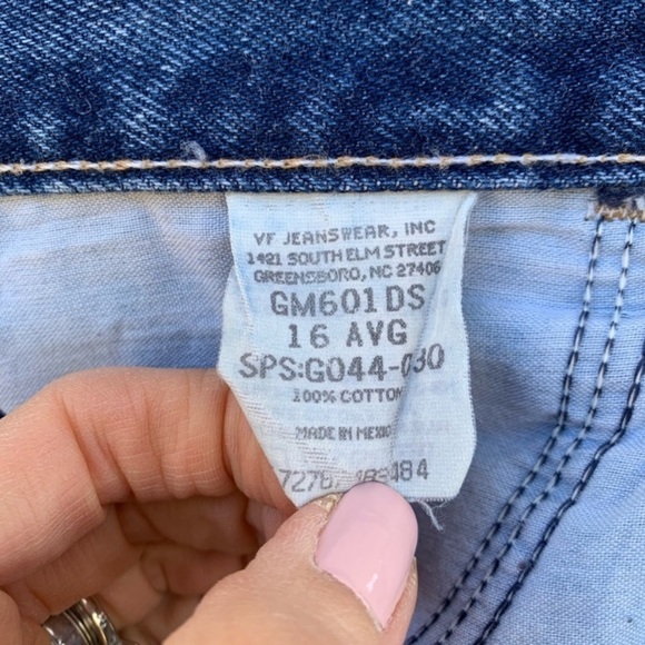 Vintage Gitano High Waisted Distressed Jean Shorts - Picture 7 of 8